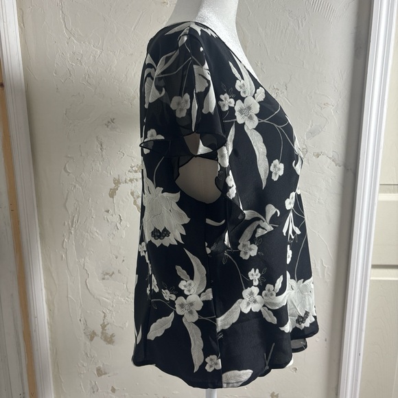 Fairy Black and White Floral Women's Top sheer sleeves - Picture 3 of 6